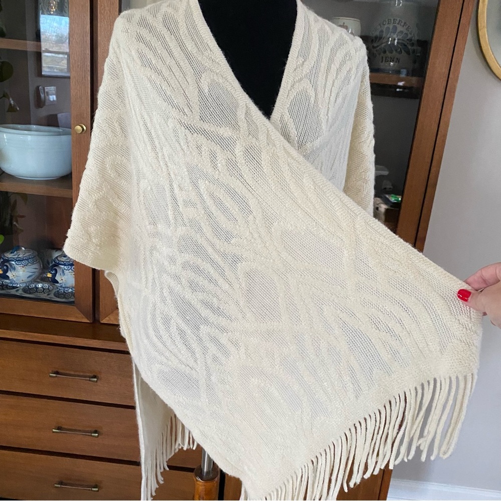 Do everything in Love Brand Open Knit Kimono with Fringe Tassels - Picture 2 of 7